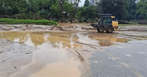 Secretaria De Obras Realiza Limpeza De Ruas De Cinco Bairros De Brusque Após Enchente