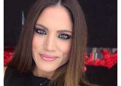 Η μαίρη συνατσάκη μας έχει συνηθίσει στις αλλαγές είτε αυτές αφορούν τις σχέσεις της, είτε τα επαγγελματικά της είτε… τα μαλλιά της. Η Μαίρη Συνατσάκη έβαψε τα μαλλιά της μπλε..."γοργονέ"! Φωτό