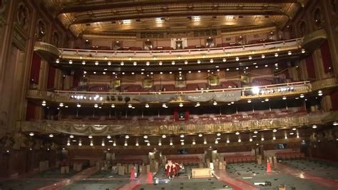 Chicagos Lyric Opera House Gets New Seats During Covid 19 Closures