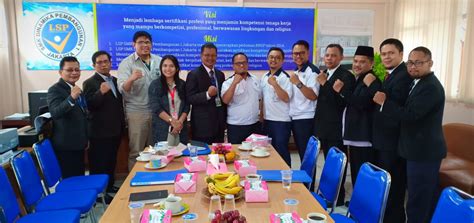 Informasi loker sma/smk jakarta terbaru untuk lulusan sma/smk. PROGRAM KELAS SISWA PESANAN INDUSTRI - SMK Dinamika ...