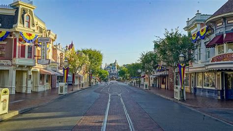 Disneylands Main Street Usa A Walk Down Disney Legend Lane — The