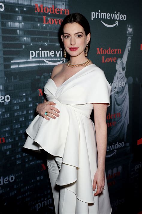 Anne Hathaway Pregnant In White Dress 38 Photos The Fappening