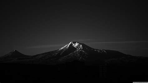 Masaüstü Mountain Top Siyah Karanlık Doğa Tek Renkli Manzara