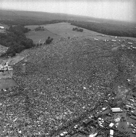 29 Pictures Showing Life Love And Community At Woodstock 1969
