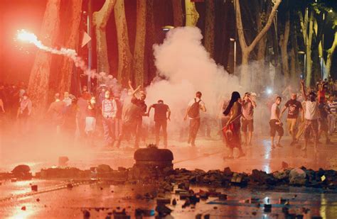Taksim Commune Gezi Park And The Turkish Uprising Roar Magazine