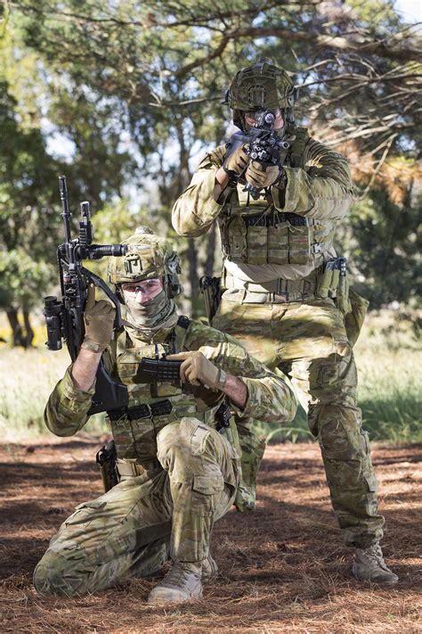 Australian Soldiers Showing Off Their Equipment 2400 X 3600