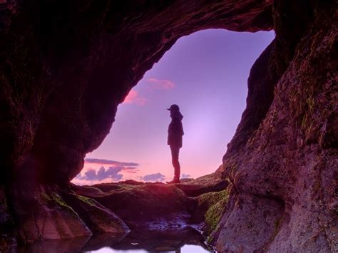 Download Wallpaper 800x600 Silhouette Cave Water Stones Reflection