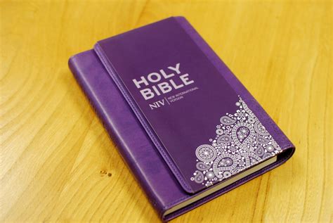 Hodder Bibles Uk Publishers Of The Niv Bible Read Bible Leather Bible