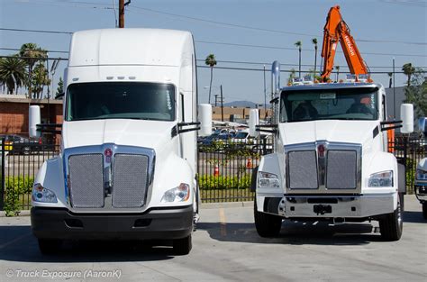 Kenworth T680 52 Midroof Sleeper And T880 Day Cab Aaronk Flickr