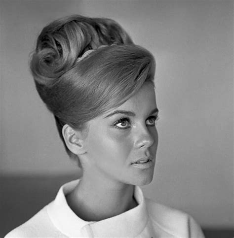 60 S Fashion 1960 Hairstyles Retro Hairstyles 1960s Hair