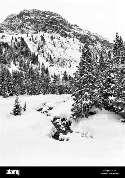 A Beautiful Snowy Mountain Scenery Stock Photo Alamy