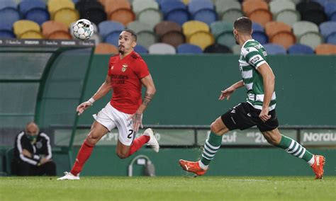 No fim de semana chegava aos jogos e 'desmanchava' em campo. Benfica Gilberto Jogo Sporting Liga NOS - SL Benfica