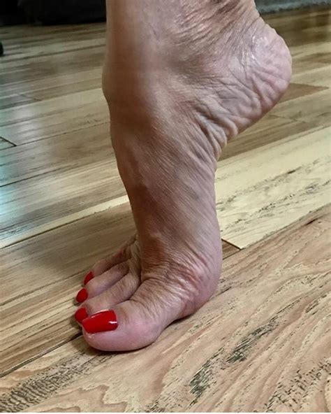 Image May Contain One Or More People Gorgeous Feet Pretty Toes