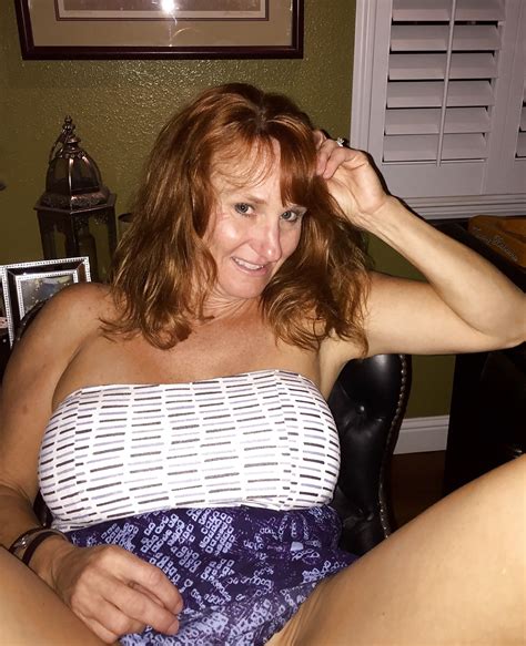 Hot Amateur Redhead Milf Wife Poses Nude Part Photo