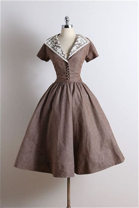 La robe années 50 permet de jouer sur la carte du vintage. 50's Style : Robe vintage des années 50 robe vintage des ...