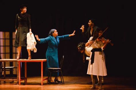 Entre ellos el grupo de música folk na lúa y el cantante juan pardo , que ha puesto música a varios poemas suyos en el disco galicia miña nai dos dous. CNT continúa en el Teatro Nacional con Troyanas Nuestras ...