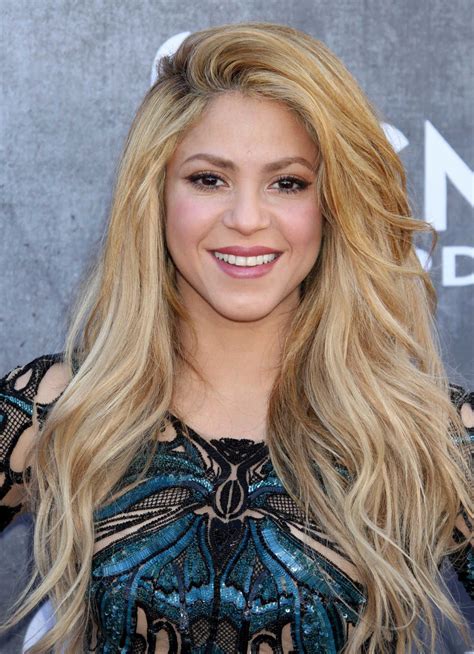 Shakiras Hair Transformation Over The Years Shakira Shakira Hair