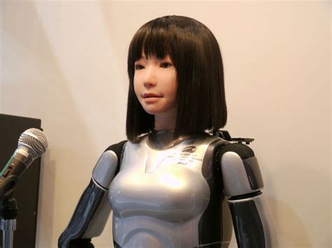 日本人女性を模したリアルなロボット「hrp 4c 未夢（ミーム）」とvocaloidが合体、まるで実際に歌っているかのような実演デモ gigazine