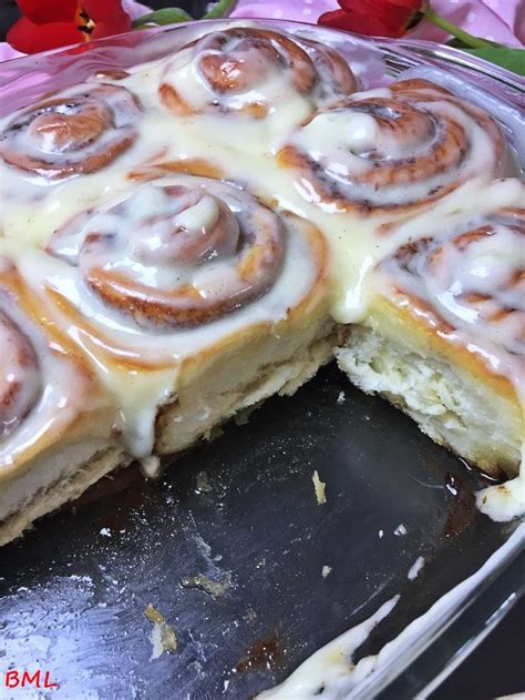 Für das frosting muss weiche butter schaumig geschlagen werden. Zimtschnecken mit Frischkäse-Frosting…American Cinnamon ...