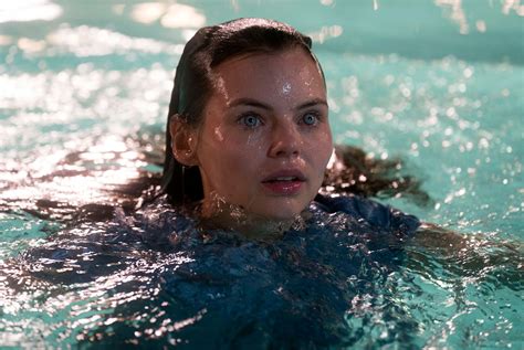 Siren Cast Creator On Freeforms Mermaid Series Acting Underwater