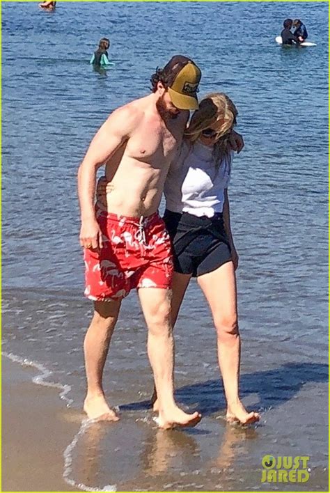 Aaron Taylor Johnson Looks Buff At The Beach With Wife Sam Photo 4473991 Aaron Johnson Sam