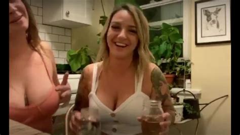 2 Girls Flashing On Scope Nude Stripper Porn