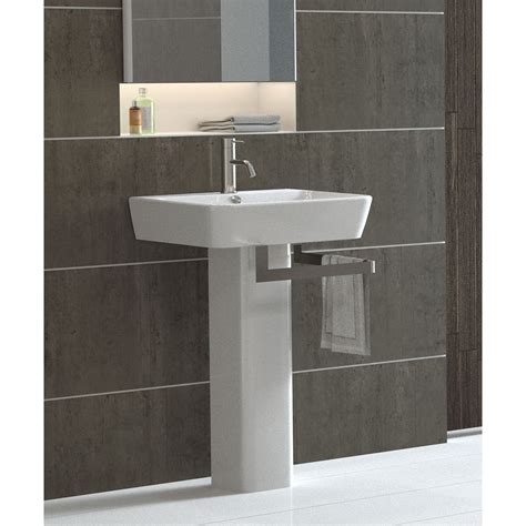 From our traditional pedestal sinks to our sleek undercounter sinks and. Modern Pedestal Sink With Towel Bar - HomesFeed
