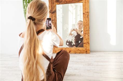 Best Mirror Selfie Ideas For Perfect Mirror Selfies Fotor