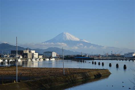 Mount Fuji Towering Over Shimizu Port In Shimizu Japan Hd Wallpaper
