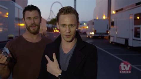 Chris Hemsworth And Idris Elba Mock Tom Hiddleston As They Crash His Tv