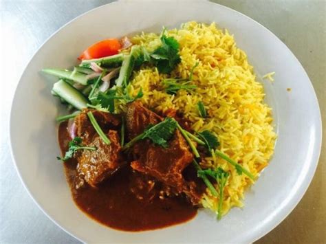 The nasi goreng kambing is their signature dish and it doesn't dissapoint. Kedai Sawit Corner Nasi Kambing Kat Kubur - Saji.my
