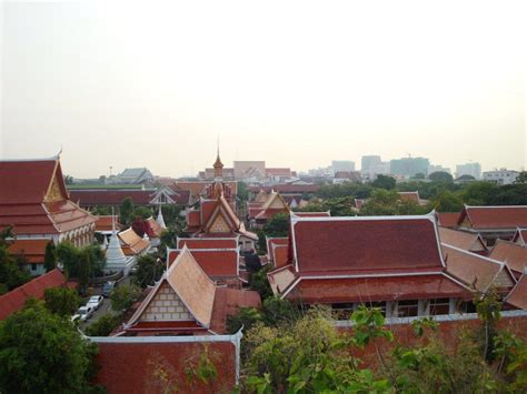 The perfect location made getting to places by transport or by foot was easy. "Ausblick vom Pool" Rambuttri Village Inn & Plaza (Bangkok ...