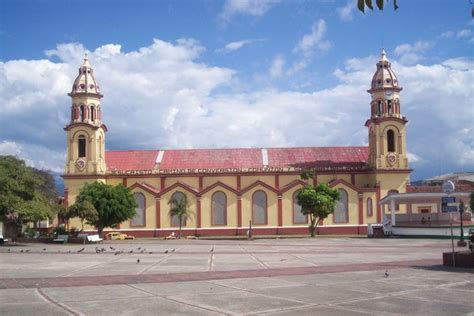 Mapas de velez, santander (colombia) con guias de calles y rutas, relieves y distancias entre mapas de velez en santander, colombia. Colombia - Iglesia en Velez Santander. "MAS ATRAVESADO QUE LA IGLESIA DE VELEZ". | Santander ...
