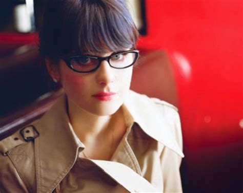 Pin On Chicas Con Lentes