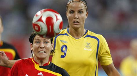 Der dfb kritisiert die durchlässigkeit, der vfb stuttgart geht als vorbild voran. Aschewolke: Schwedische Fußballerinnen sagen Länderspiel ...