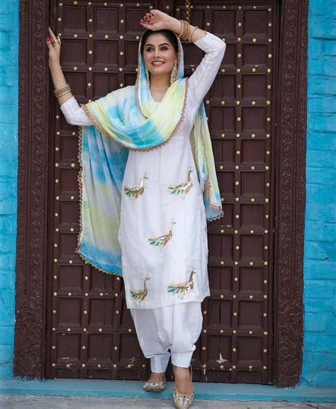 2749 Likes 23 Comments Patiala Shahi Suits Suitspatialashahi