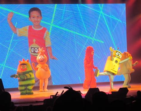 evan and lauren s cool blog 1 26 13 yo gabba gabba live get the sillies out vip party in