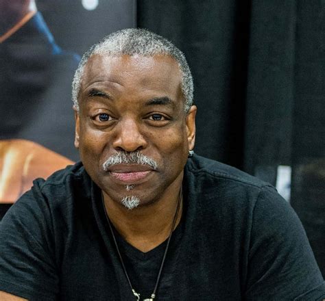 Levar's narration blends with gorgeous soundscapes to bring stories by neil gaiman, haruki murakami, octavia butler, ray bradbury and more to life. LeVar Burton: What actor who played Kunta Kinte in 'Roots' looks like now - DNB Stories Africa