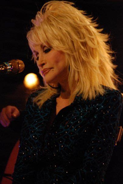 Dolly parton toured sydney this week and i really wish i had gone to her concert. Pin by Edna Barefoot on DOLLY PARTON | Hairstyles for thin ...