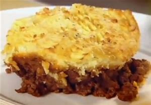 I know that there are many people who don't like gordon ramsay and his interesting ways of teaching in the kitchen, but i am a big fan of his cooking. Gordon Ramsay Shepherds Pie Recipe