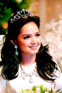 Have you ever thrown a party for someone? The queen siti nurhaliza | Siti nurhaliza, Wedding ...