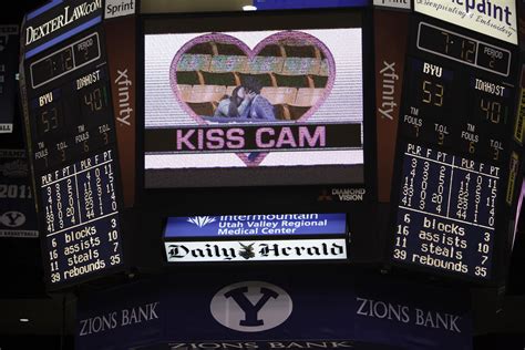 The Kiss Cam Pda At Its Finest The Daily Universe