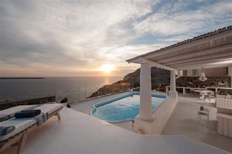 The Best Santorini Villas With Private Pools Itsallbee Solo Travel