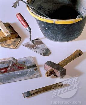 Alat ini begitu praktis membantu ketika sedang mengebor lubang di kayu, sekaligus memasang sekrup atau baut hanya dengan mengandalkan satu alat saja. pendidikan seni visual: SOALAN PSV 2611/2 TAHUN 2011