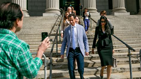 Anthony Weiner’s Lawyers Question Motivation Of Sexting Victim The New York Times