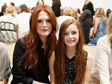 Julianne Moores Daughter Is All Grown Up And Looks Just Like Her Mom