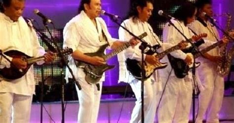 Selain alunan hentakan kendang yang menggoda, sejumlah intrumen musik lainnya pun memiliki andil dalam sajian lagu dangdut. Pengertian Musik Dangdut Beserta Ciri-Ciri dan Alat ...