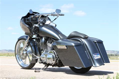 Totally doable and very fun. How to Turn Your Sportster into a Bagger - autoevolution
