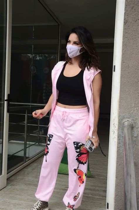 Sunny Leone Looks Stunning In A Butterfly Print Pink Tracksuit Photos Viral സണ്ണി