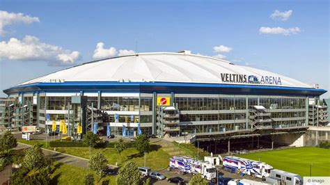 Schalke's sporting director horst heldt has confirmed a group of galatasaray fans were caught burrowing into their stadium. 20 Bizarre Facts About Random Things That Will Snatch Your ...